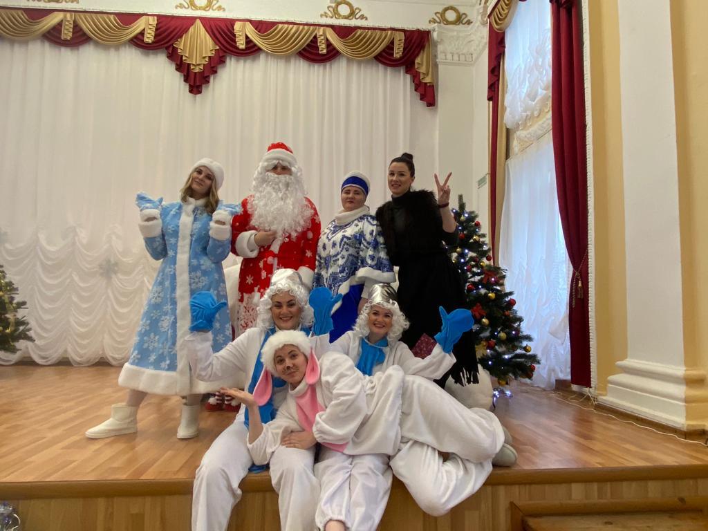ФГУП "Эндофарм" организовал новогодний праздник для детей в Почепе